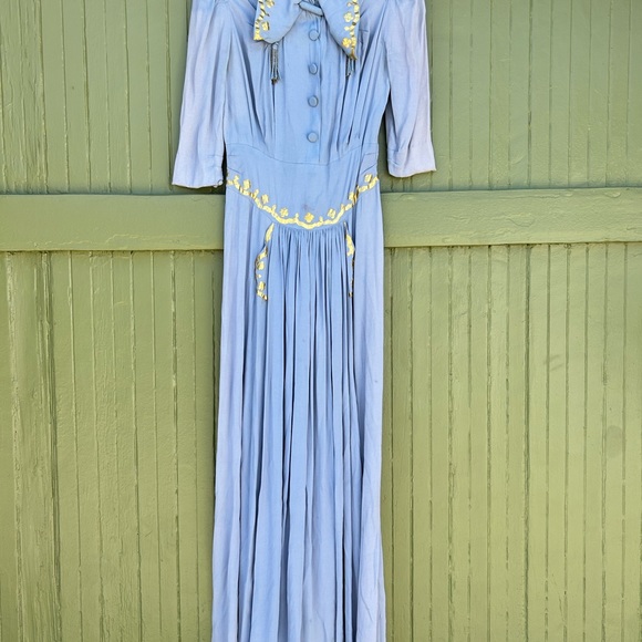 Vintage Blue dress with gold appliqué - Picture 2 of 9